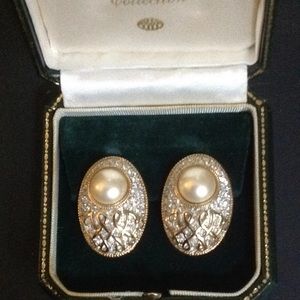 Duchess of Windsor Comfort Clips NWOT